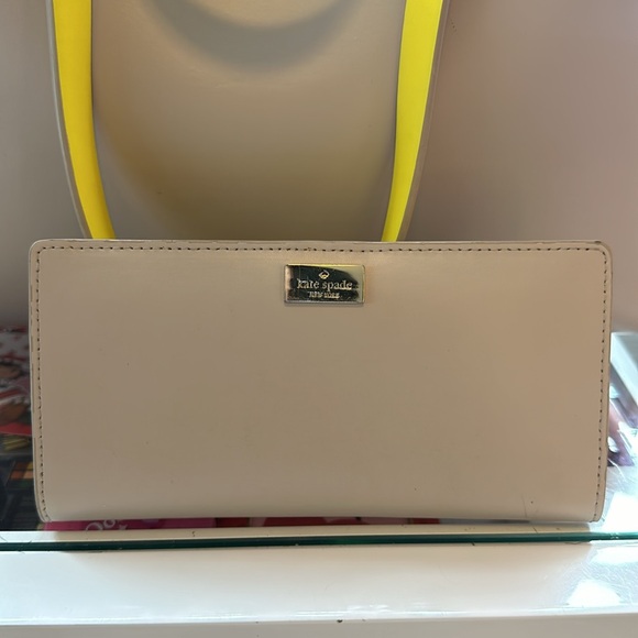 Kate Spade Nude and Yellow Tote Purse with matching wallet - Picture 7 of 10